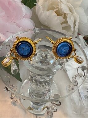 Gold-Frame Blue Victorian glass Crystal Drop Earrings.